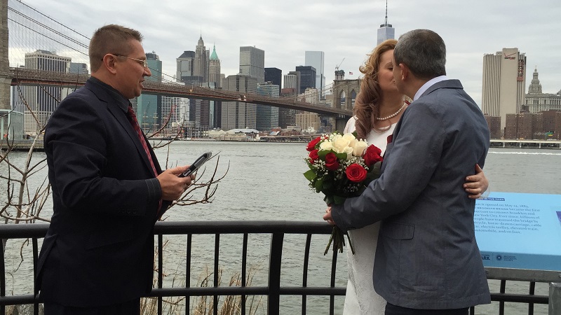 Russian wedding officiant, wedding ceremony, Brooklyn Bridge, New York